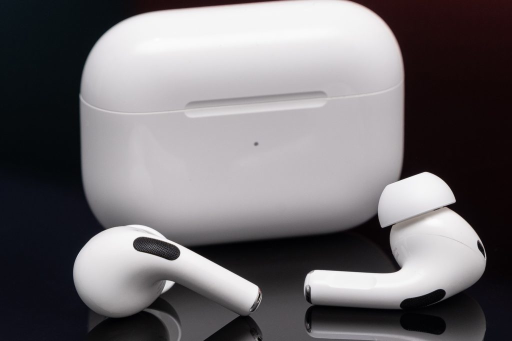 Apple AirPods Pro 2nd Generationplay time and battrey life
