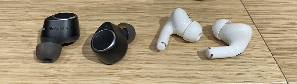 What is in the Cambridge Audio Melomania M100 Box