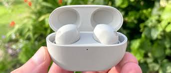 Case Design (Size, Pocket-Friendliness, LED Indicators) Case Design (Size, Pocket-Friendliness, LED Indicators)